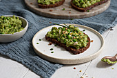Vegan avocado and pea spread