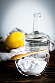 Sodium bicarbonate, white vinegar and lemon