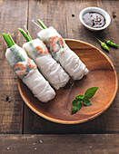 Rice paper rolls with prawns