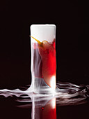Smoking mulled wine with pear (molecular gastronomy)