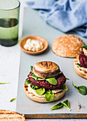 Beetroot-carrot burger with lamb s lettuce, mushrooms and italian nuts sauce