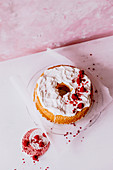 Chiffon cake with raspberries