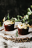 Cupcakes with rosemary sprigs (Christmas)