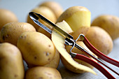 Kartoffeln mit Schäler