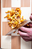 Cutting mushrooms