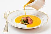 Beef medallions with curry sauce