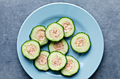 Cucumber slices filled with tomato cream cheese