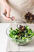 Feldsalat mit Olivendressing