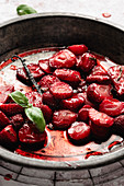 Gebratene Erdbeeren mit Vanilleschote und Saft