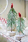 DIY-Weihnachtsbäumchen aus Kiefernzweigen