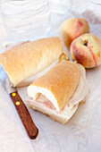 Ham sandwich with peaches