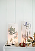 DIY-Laternen mit gepressten Blättern und Blumen