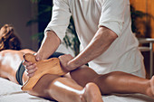 Anti-cellulite maderotherapy massage
