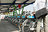 Electric bicycle sharing system