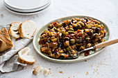 Caponata Siciliana mit Auberginen und Oliven