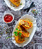 Curried sausage strudel with ketchup