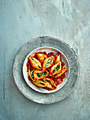 Baked spinach-and-ricotta-stuffed shells