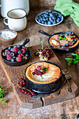 Quark souffle with berries