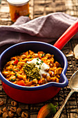 Pasta stew with peppers and minced meat
