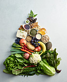 Lebensmittelpyramide aus veganen Lebensmitteln