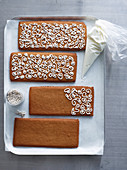 Gingerbread with sugar icing pattern
