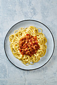 Spaghetti mit vegetarischer Tempeh-Bolognese