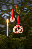 Christmas-tree decoration in shape of pretzel
