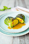 Cabbage roulade filled with bulgur