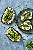 Toast with feta, broad beans and asparagus