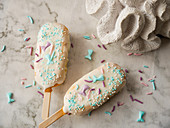 Cake sicles with sugar decoration