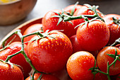 Freshly washed tomatoes (close-up)