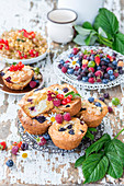 Summer berry muffins with quark filling