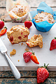 Strawberry crumble muffins