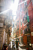 Straßenszene in Neapel, Italien