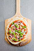 Onion and hot pepper pizza