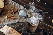 Icing sugar and spices for apple strudel