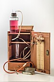 Lillingston and Pearson pneumothorax apparatus, 20th century