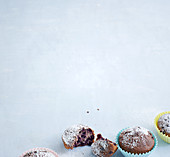 Dinkel-Heidelbeer-Muffins in Plastikförmchen