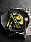 Grilled green asparagus with creme fraiche