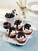 Blueberry quark cupcakes (raw baking)