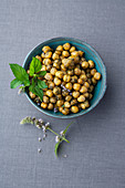Fried chickpeas with mint