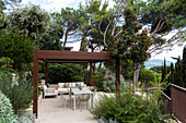 Terrasse mit Pergola