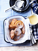 Baked apple rings with vanilla sauce