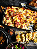 Kürbislasagne mit Fleischbällchen und Salbei