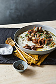 Polenta with mushrooms and parsley