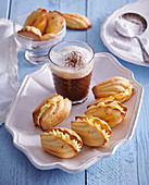 Madeleines filled with lemon creme