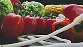 Zutaten für gesunden Gemüsesalat