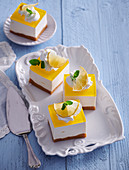 Lemon cheesecake slices