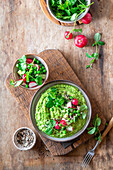 Green pea hummus