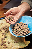 Baked almonds with sea salt